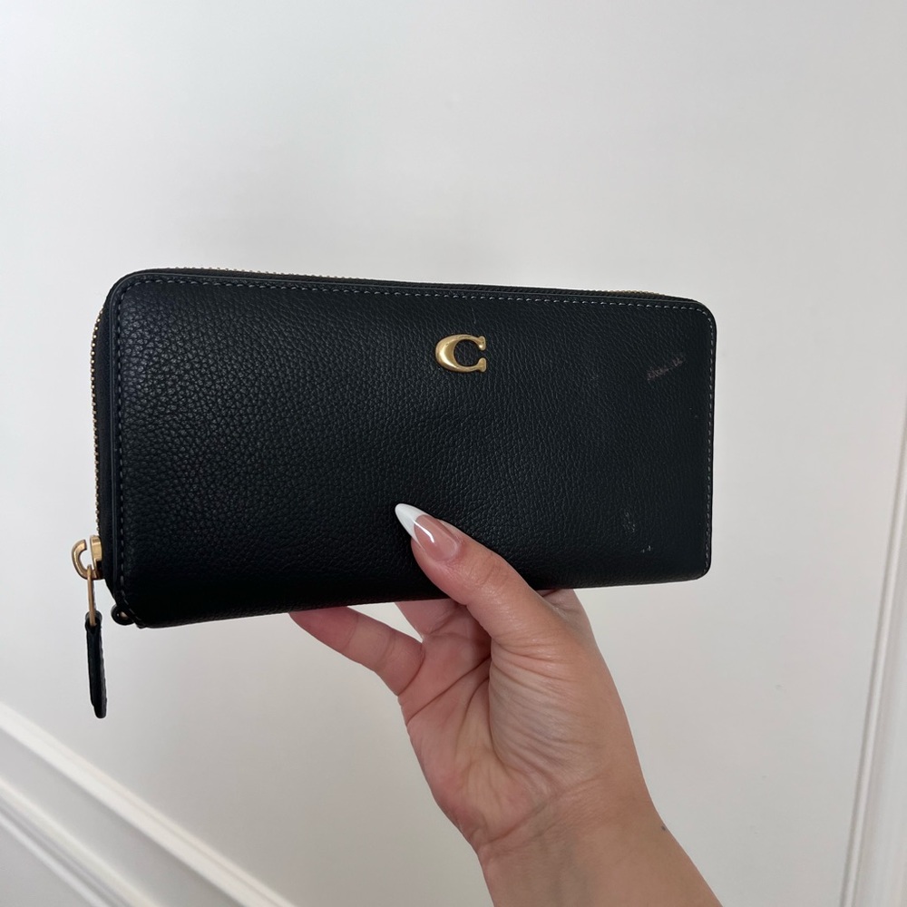 Coach Essential/Contential Wallet - image 1